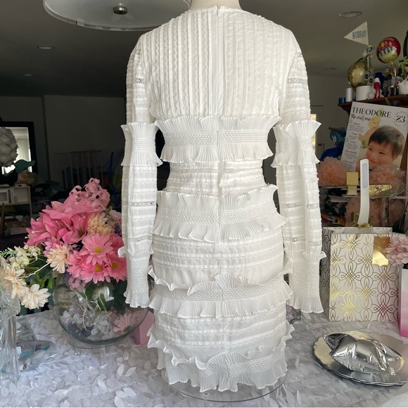 OPT WHITE RUFFLE MINIDRESS. NO LABEL - Picture 3 of 7